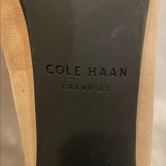 Cole Haan Beige and Black Heels. Jude suede. Size 6.5. - Picture 9 of 10